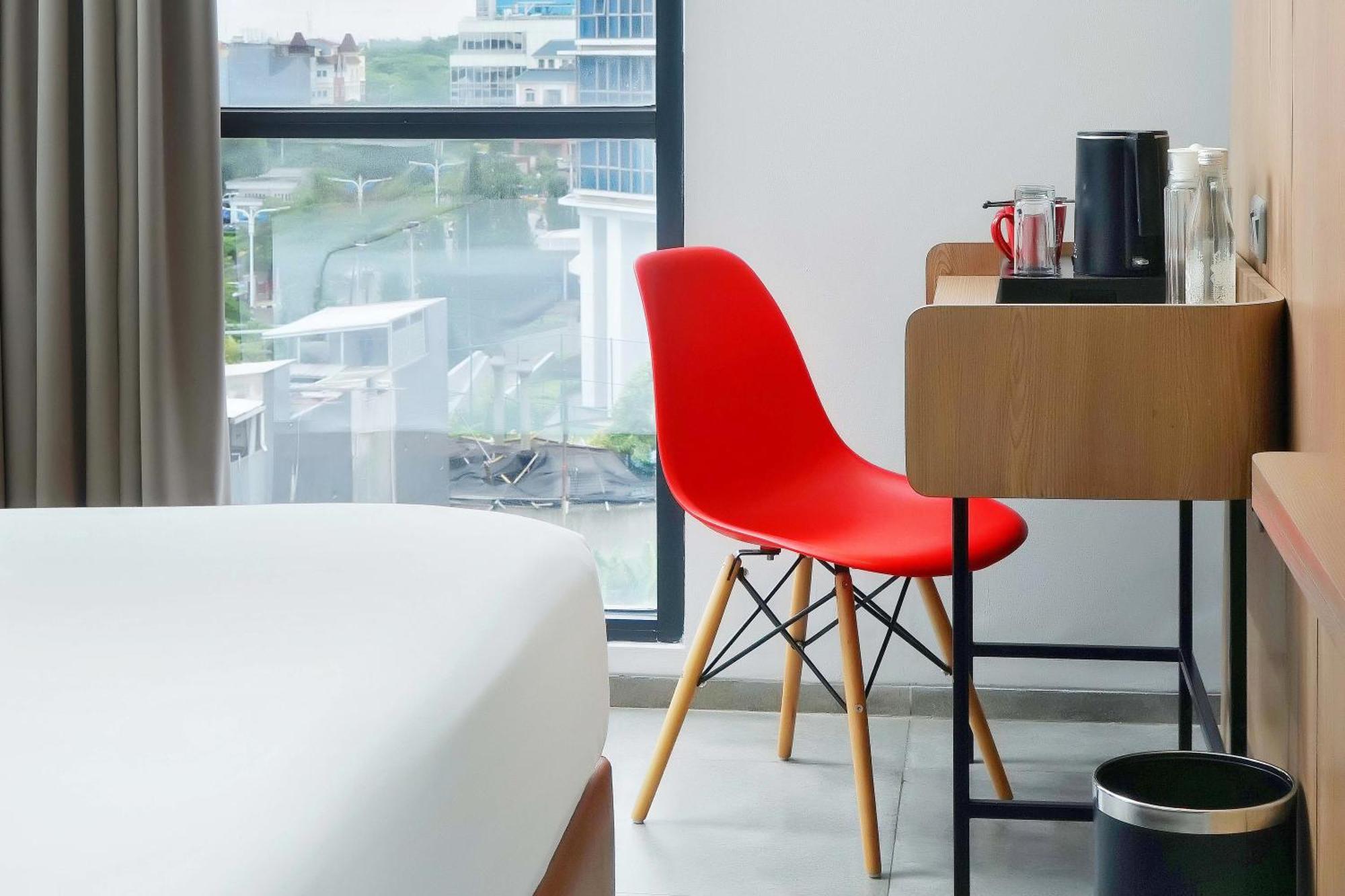 Neo Hotel Puri Indah Джакарта Экстерьер фото